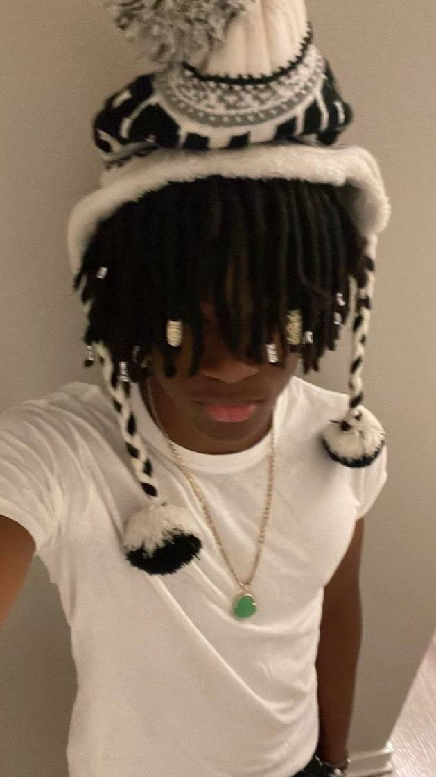 ai character: Zamir background