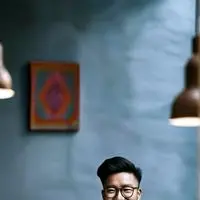 chat with ai character: The Artisan's Market Frontier