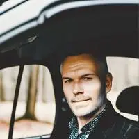 chat with ai character: Dave