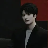 chat with ai character: Liam