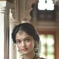 chat with ai character: Meera