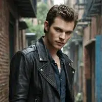 chat with ai character: Klaus Mikaelson