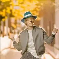 chat with ai character: Andrew Do Caps