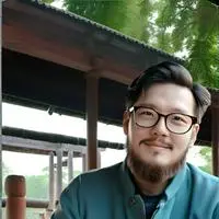 chat with ai character: The Man with the Beard