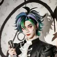 chat with ai character: The Confused Comed