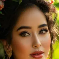 chat with ai character: Shireen Sungkar