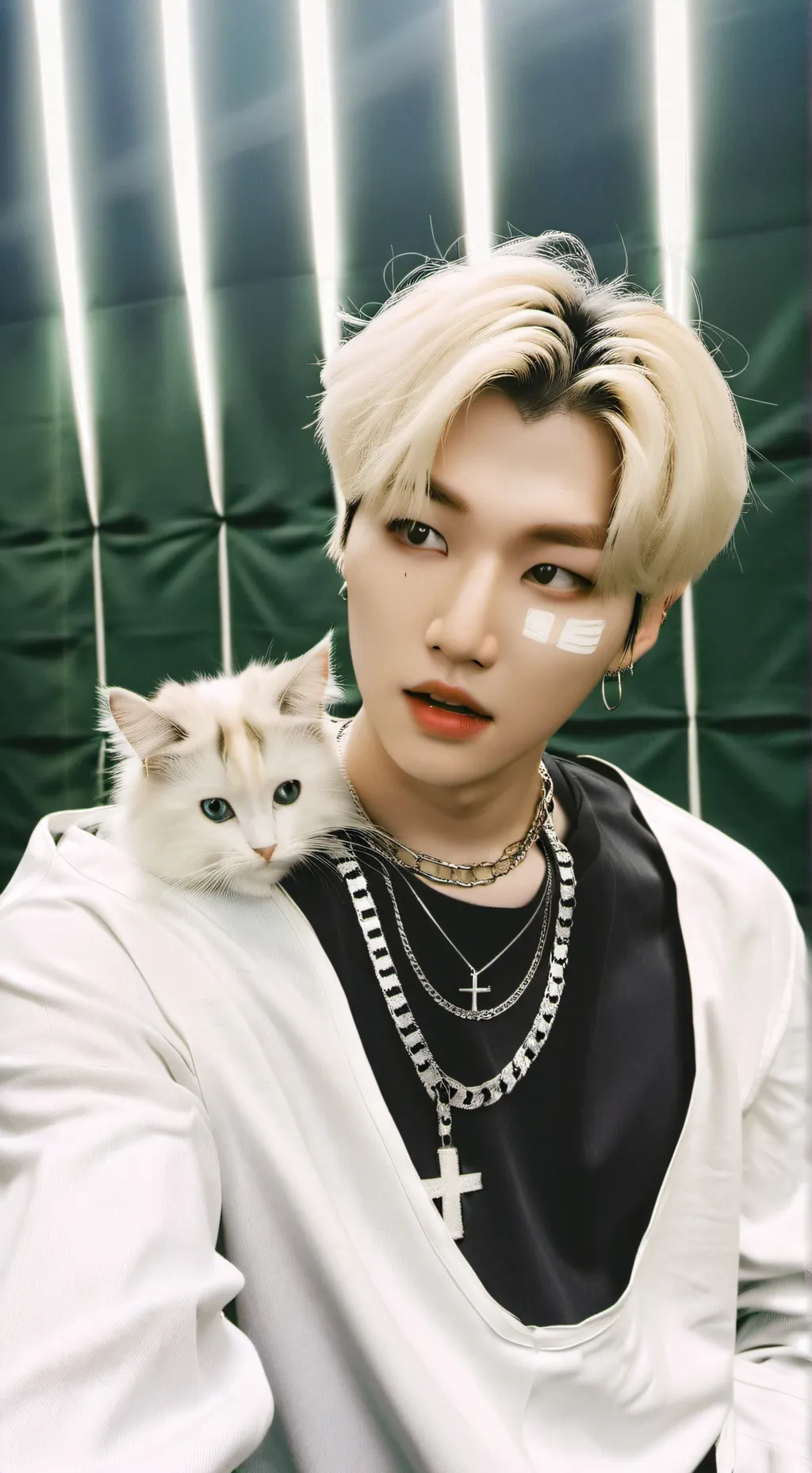 ai character: HyunjinYejiparents background