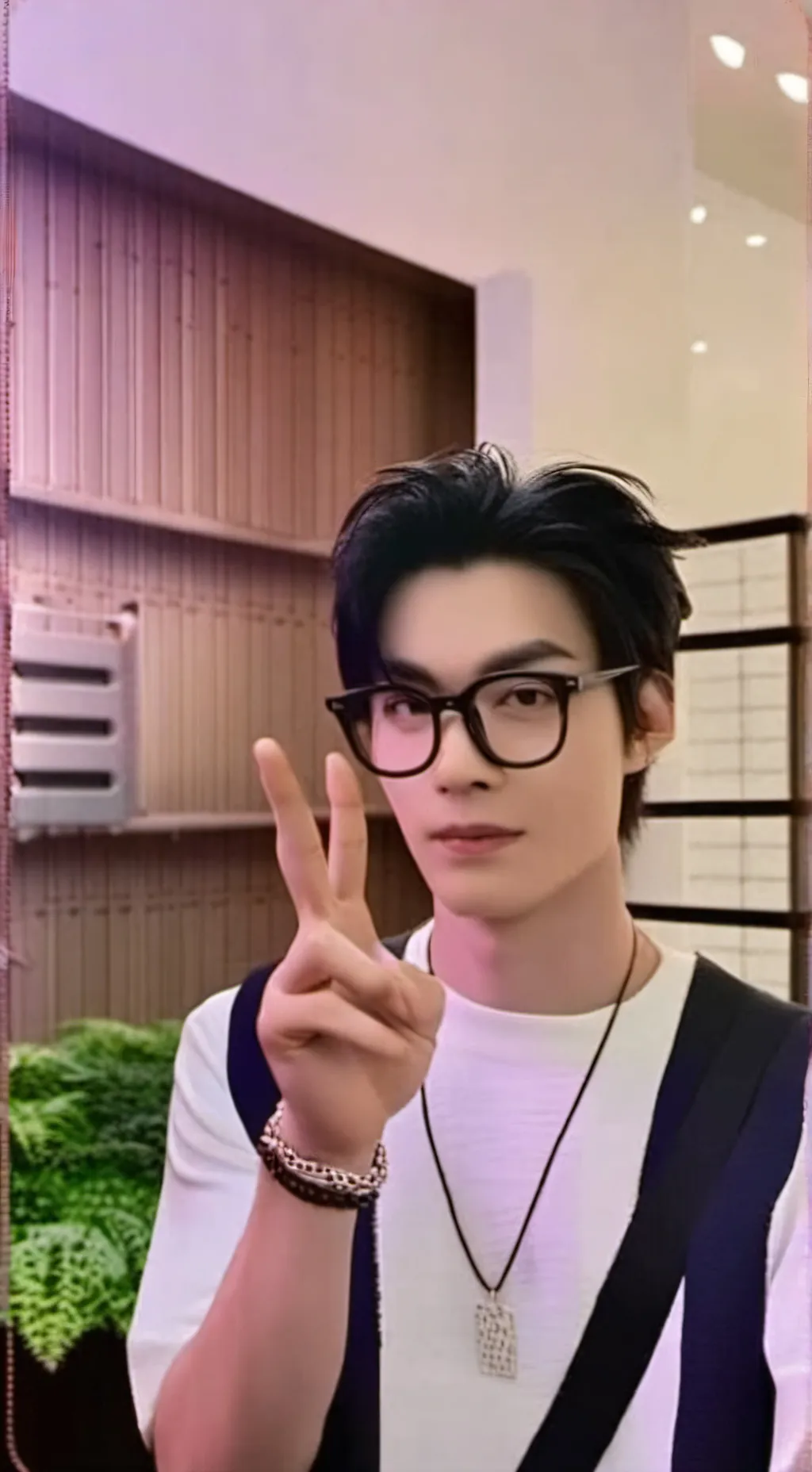 ai character: Enzo smith background