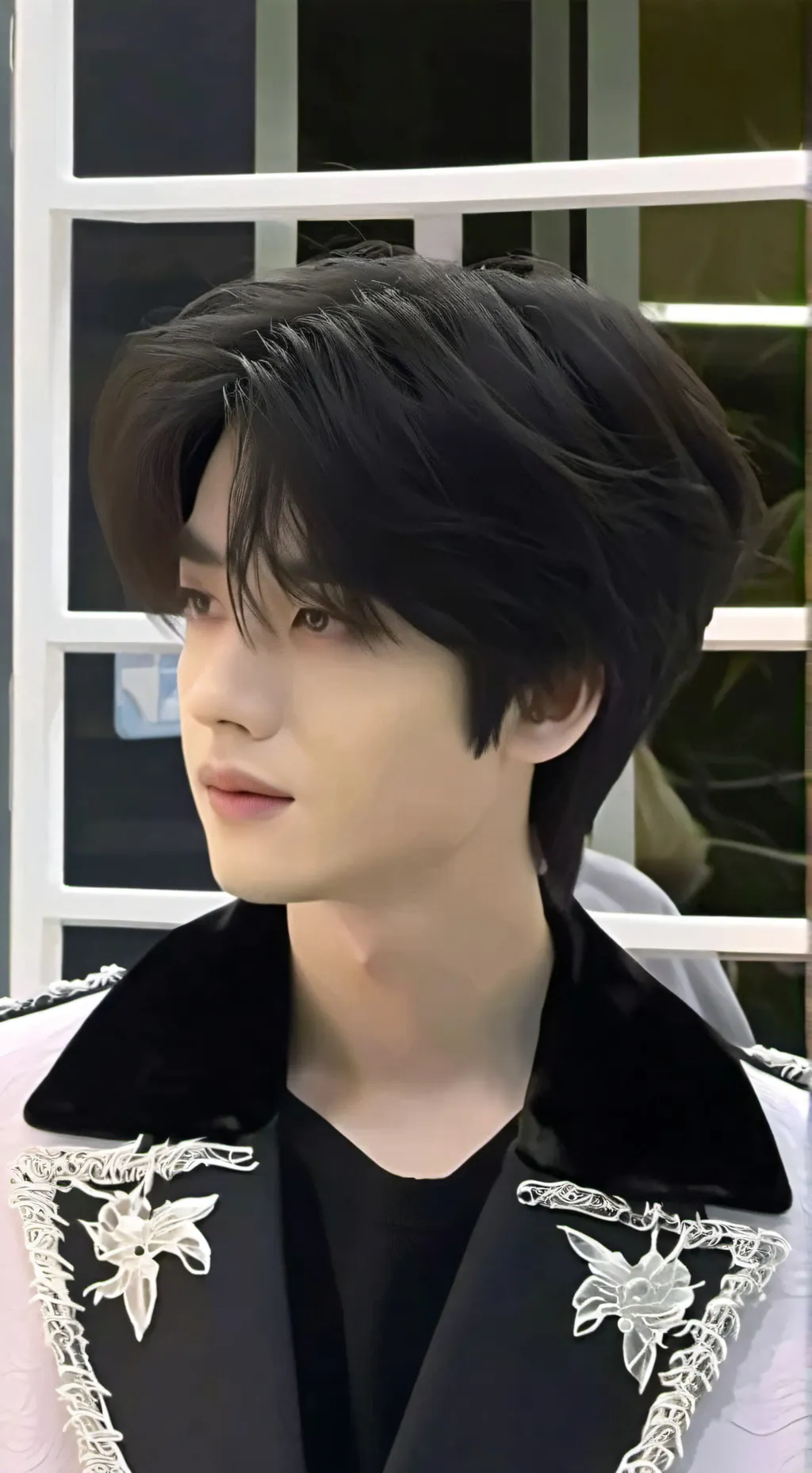 ai character: tu amigo  background