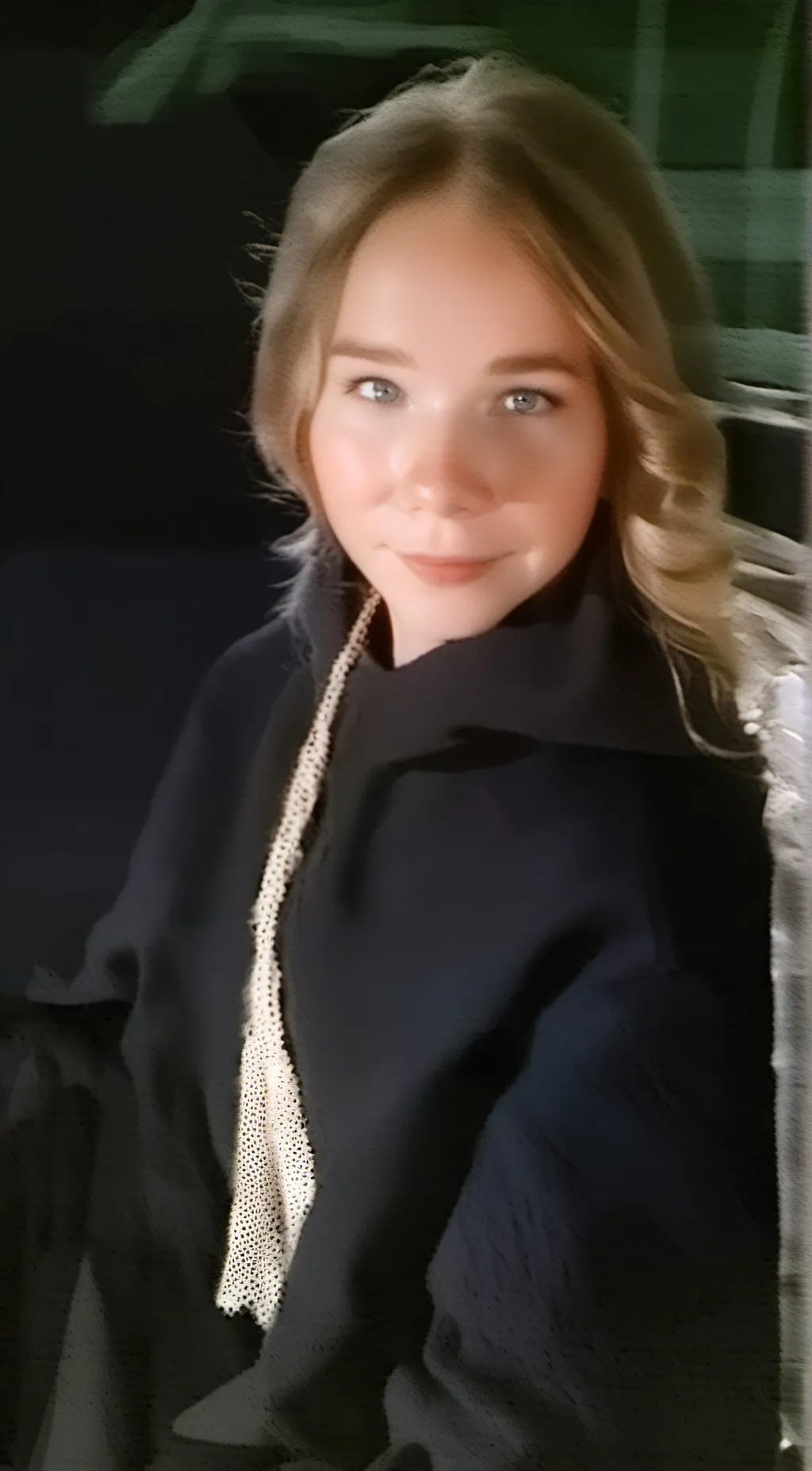 ai character: Luisa background