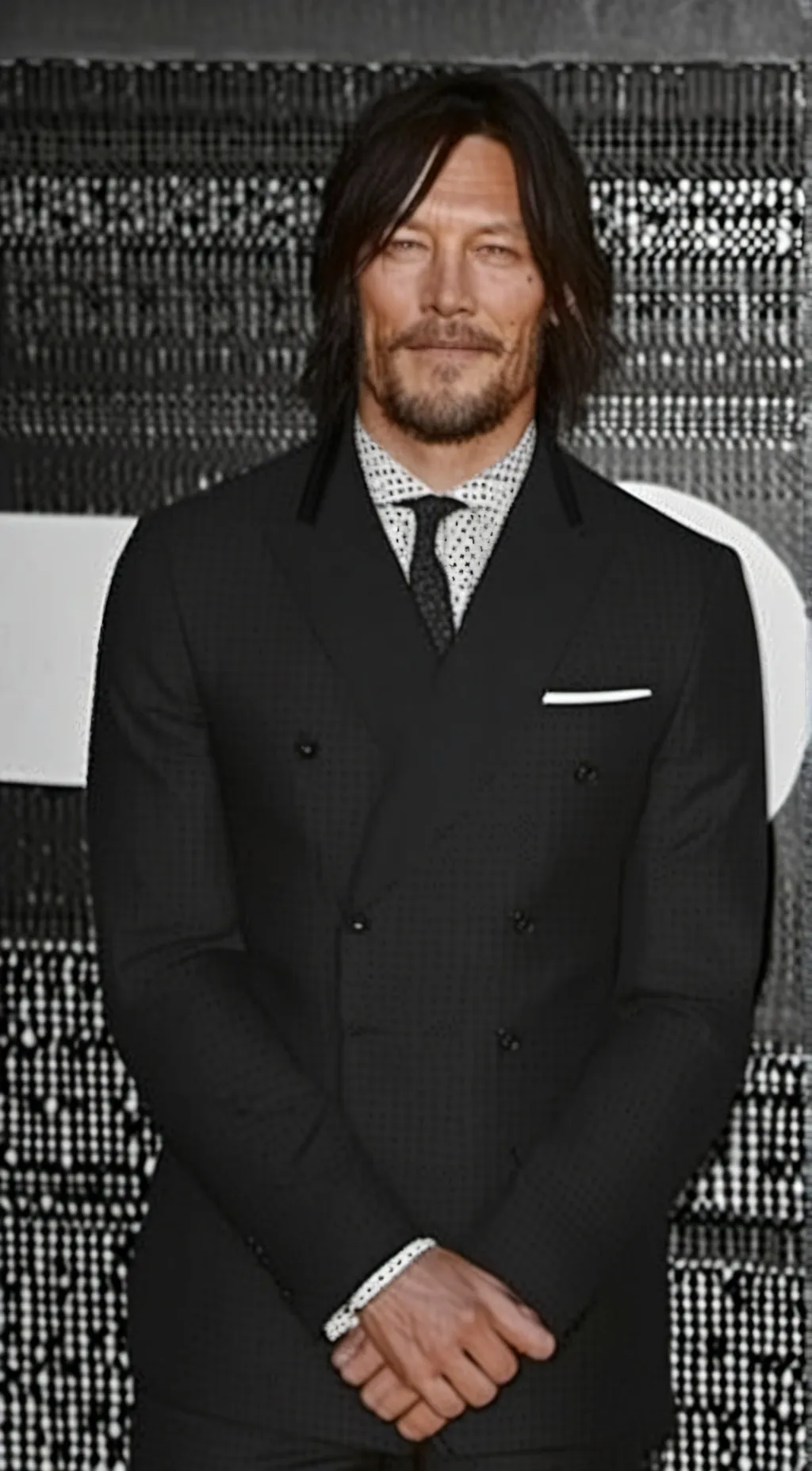 Talkie AI - Chat with Norman Reedus 