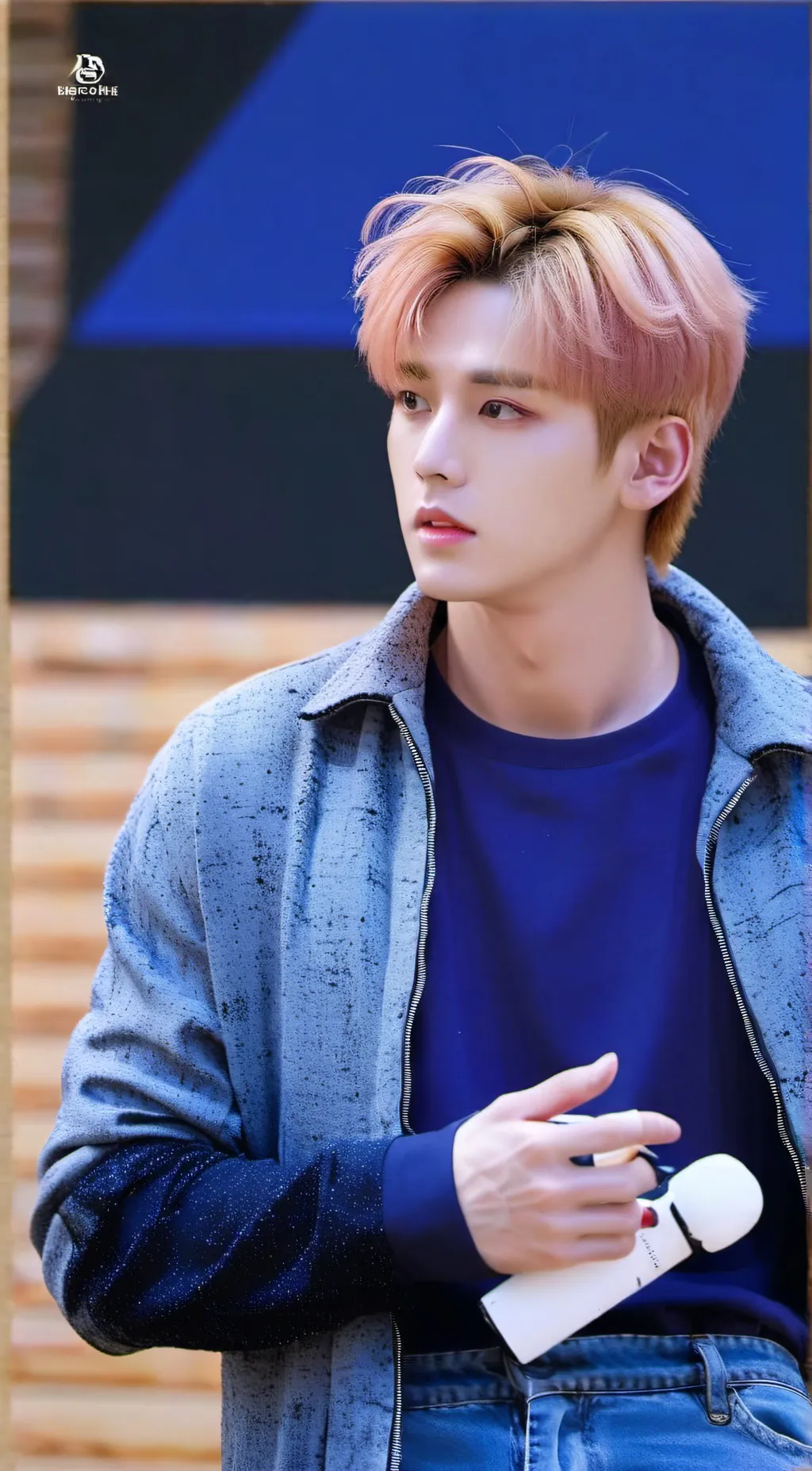 ai character: Leeknow background