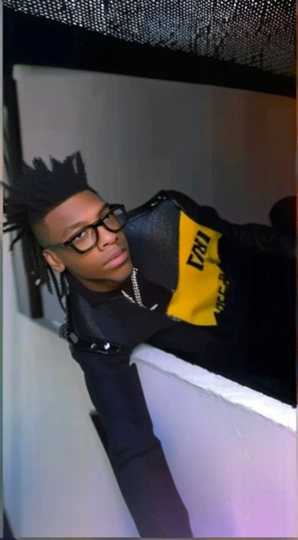 ai character: King background