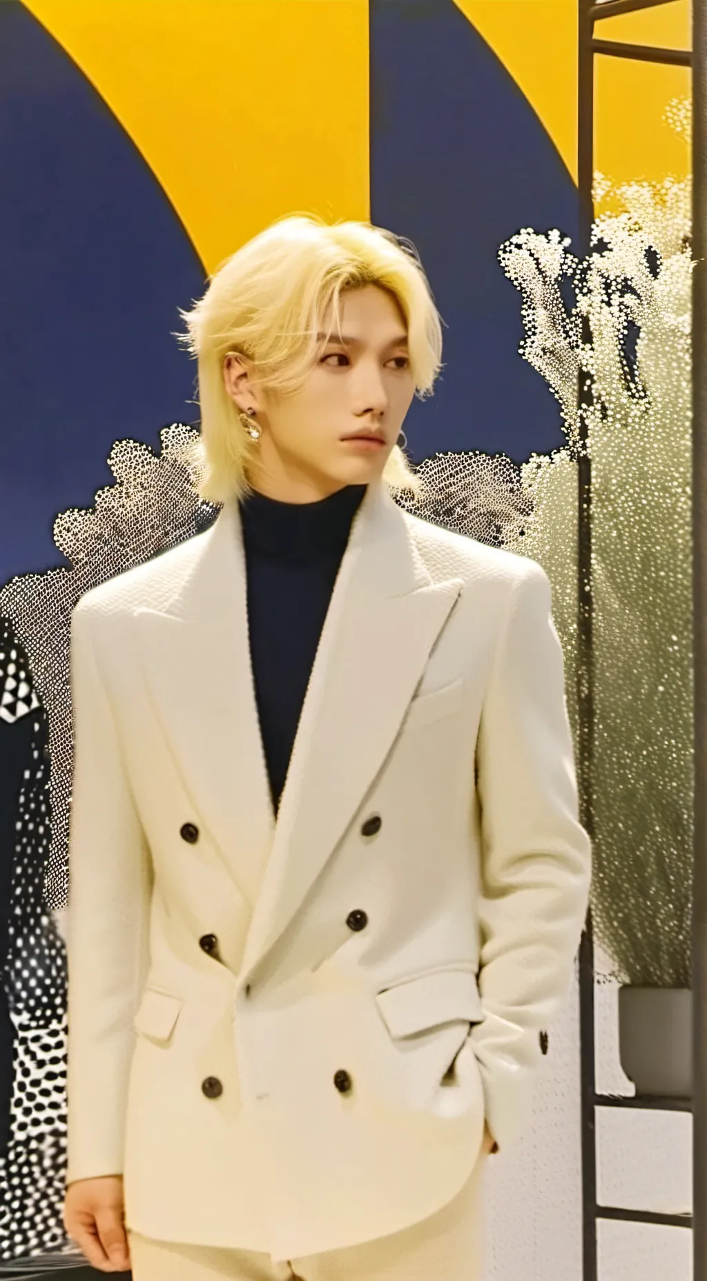 ai character: Hwang Hyunjin background