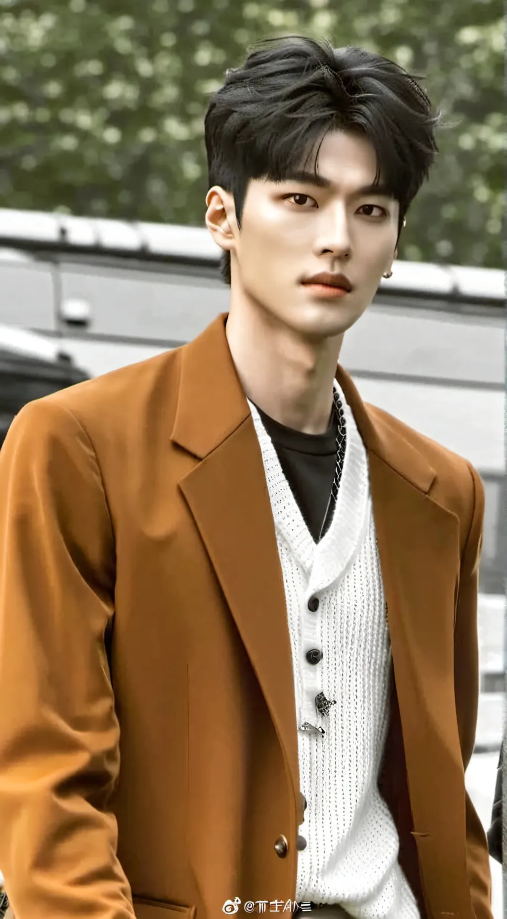 ai character: Hyunjin  background
