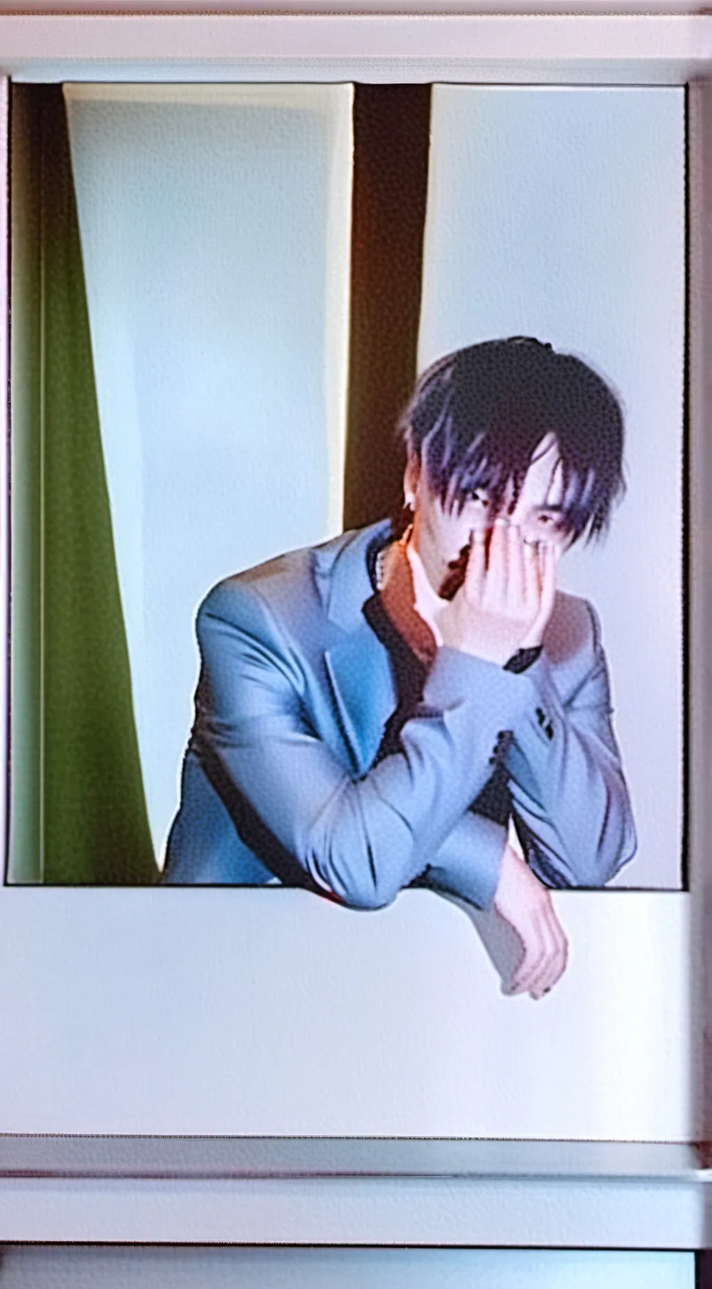 ai character: ✨ Levi ✨ background