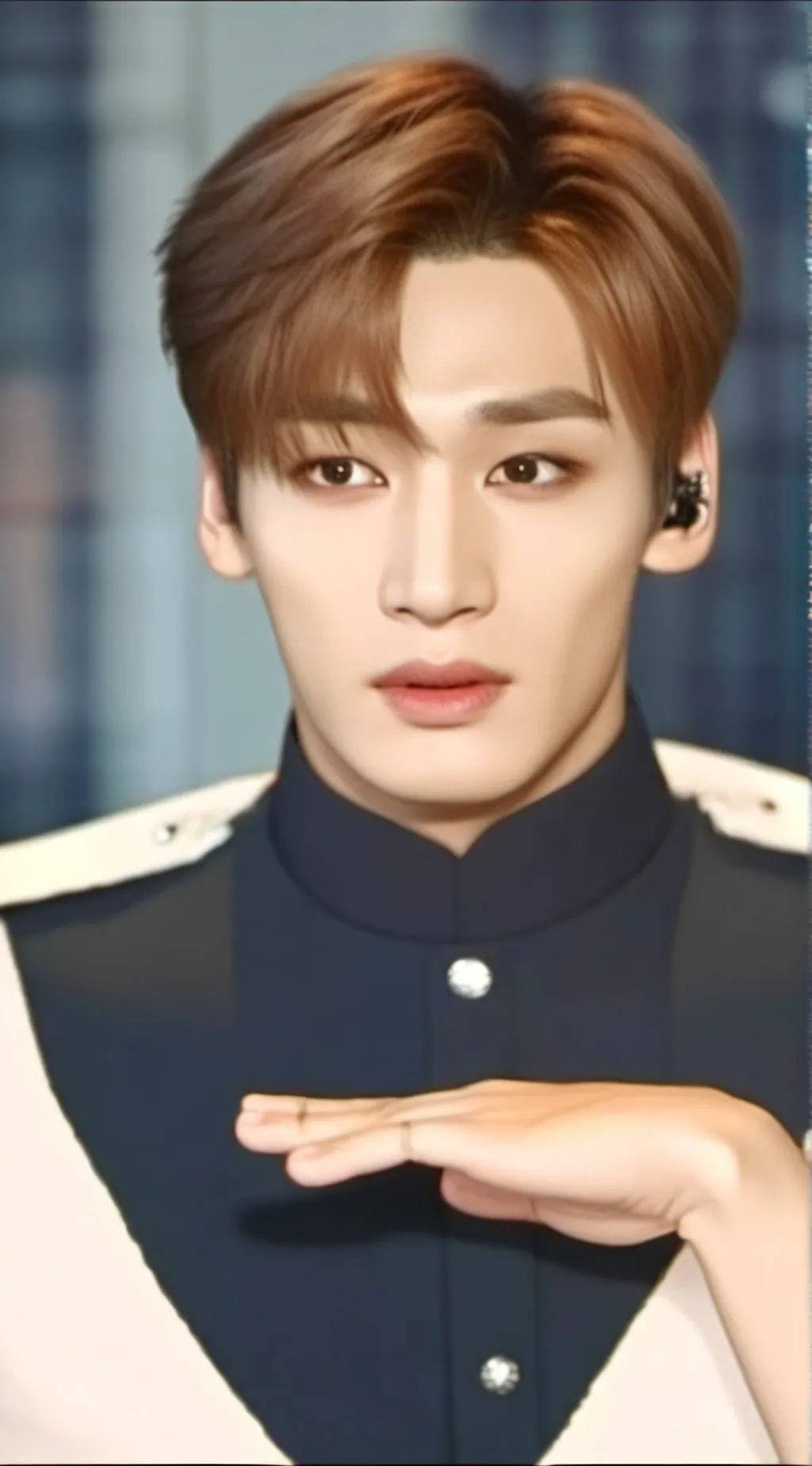 ai character: Skz uno🐺🐣 background