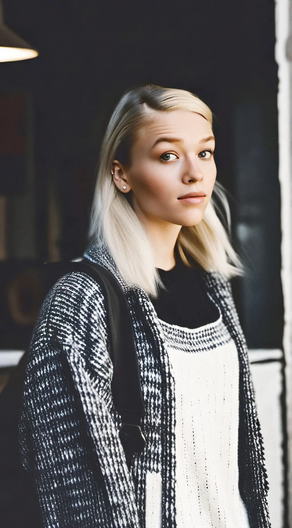 ai character: Anna Kerrv background