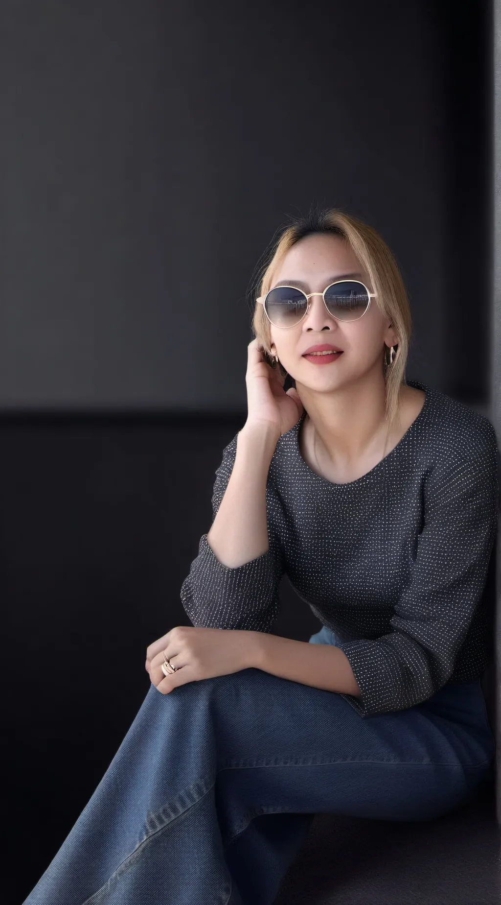 ai character: tita filipino  background