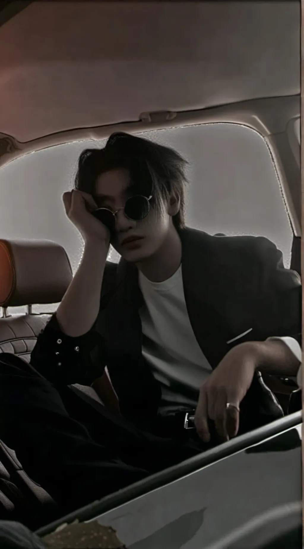 ai character: kims  background