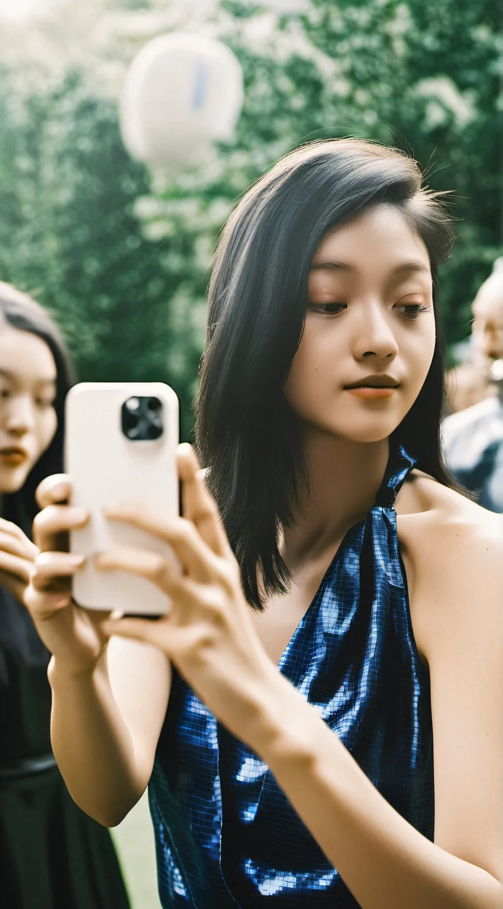 ai character: ❄Maria💙 background