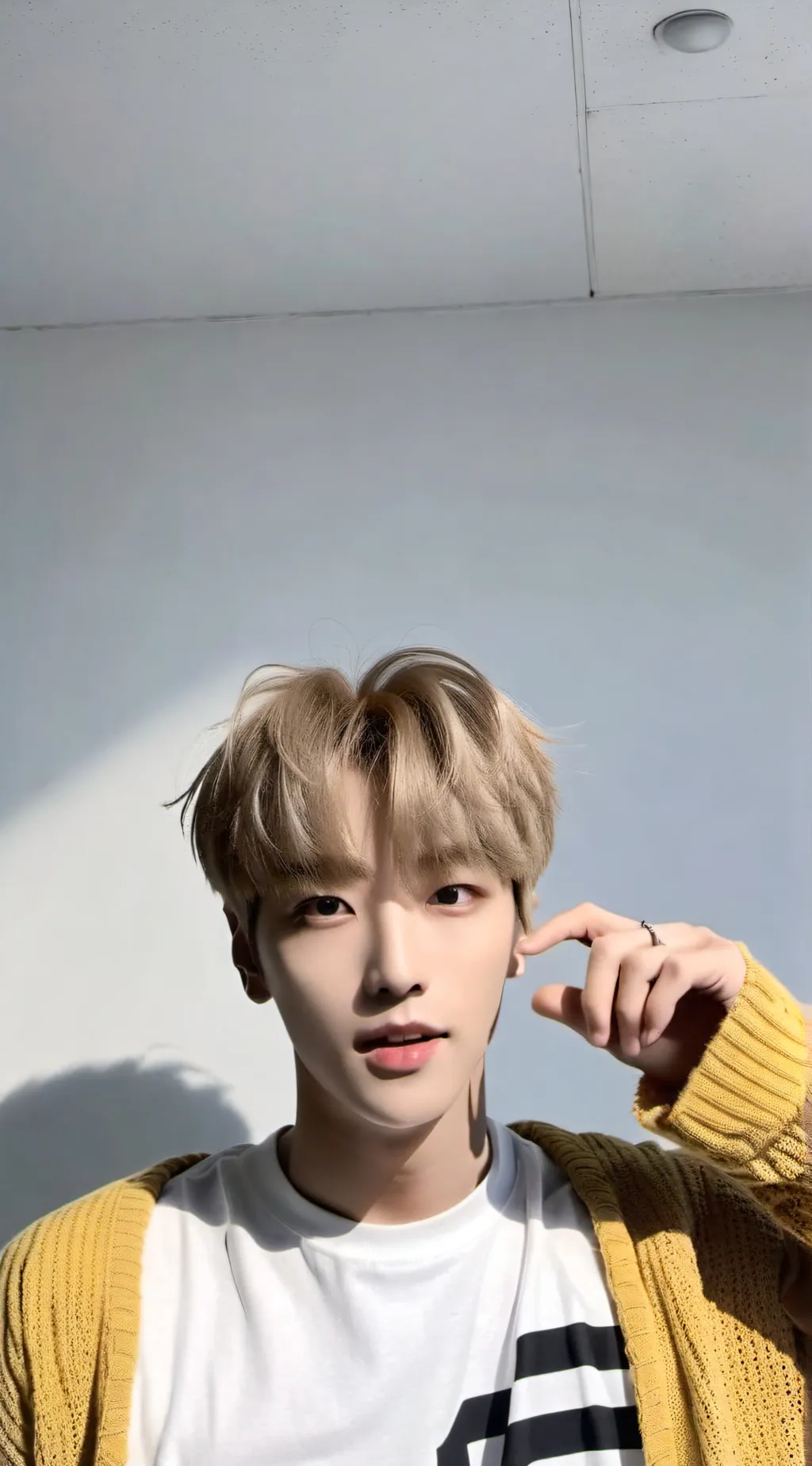 ai character: Yujun background