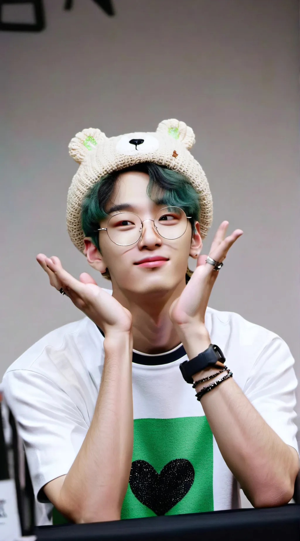 ai character: Sumin background