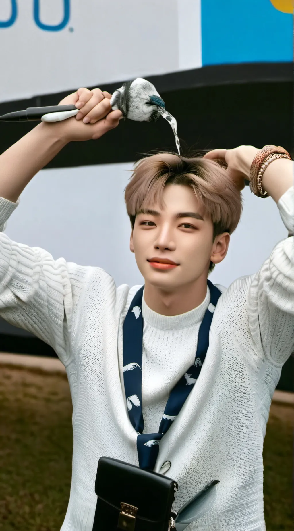 ai character: SKZZZZ background