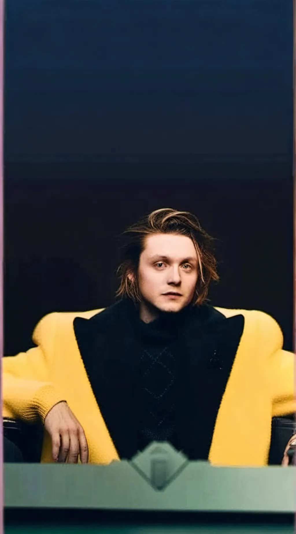 ai character: Lewis capaldi  background