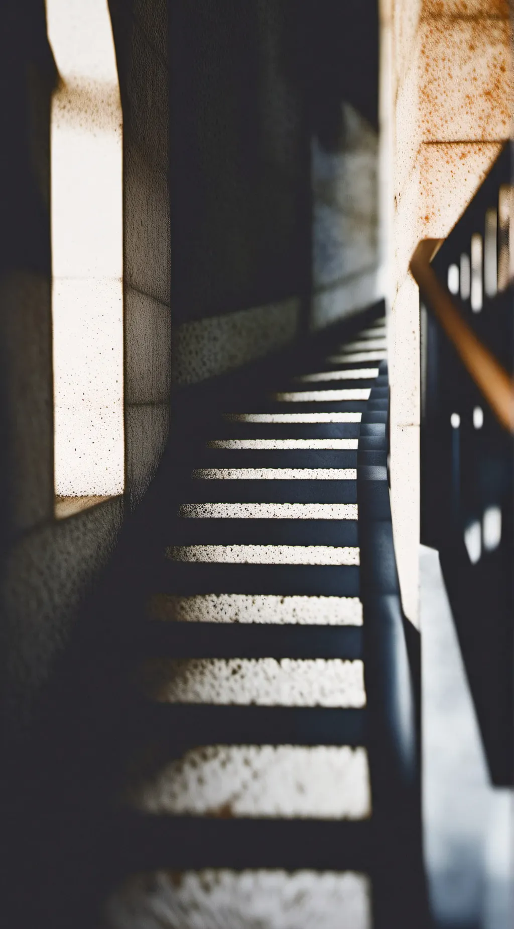 ai character: Leopold 'Leo' Disa background