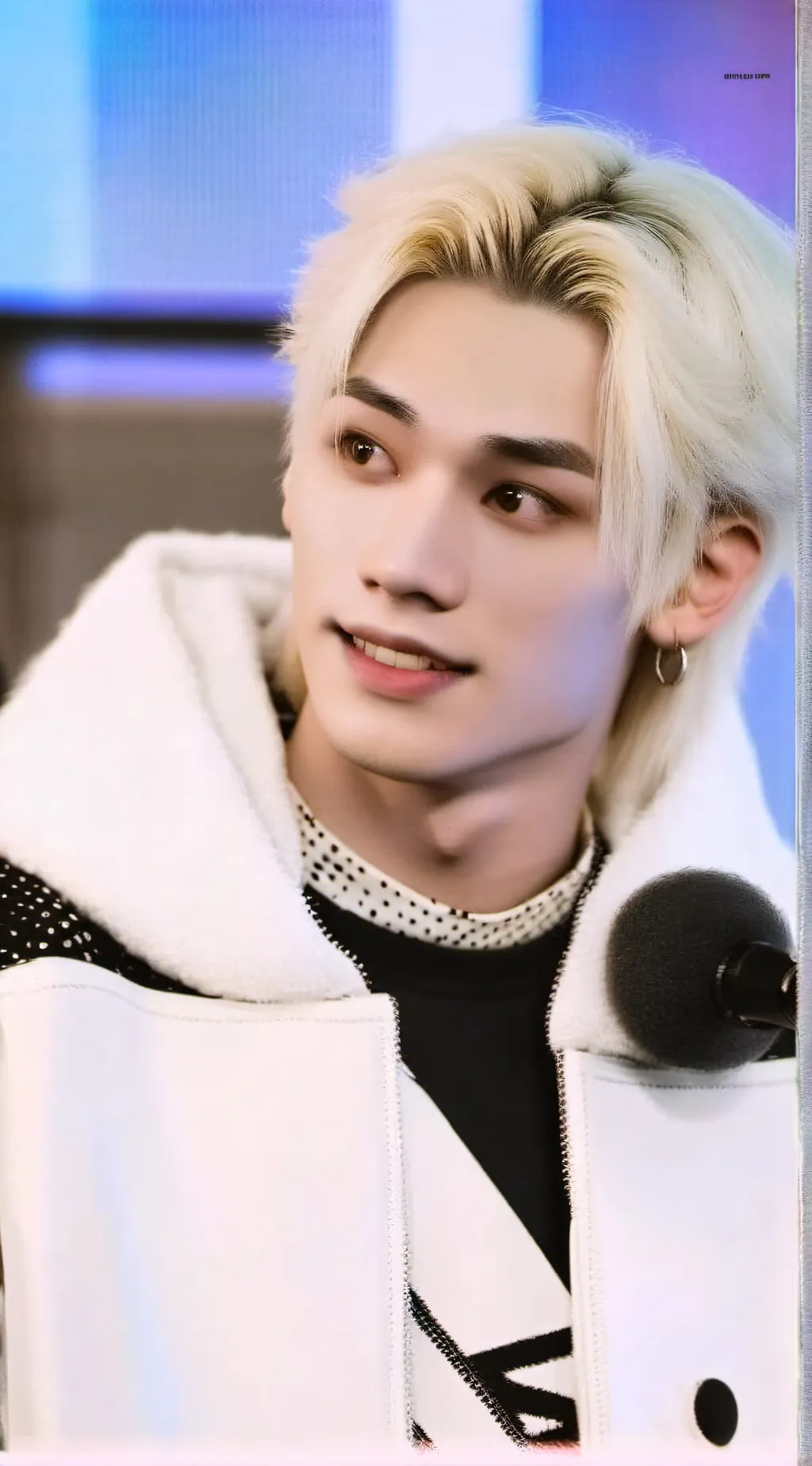 ai character: felix Lee 🐥 background