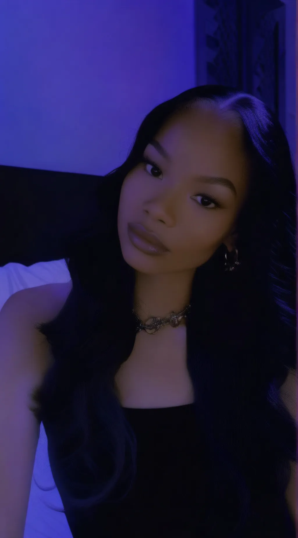 ai character: Seara’🌊 background