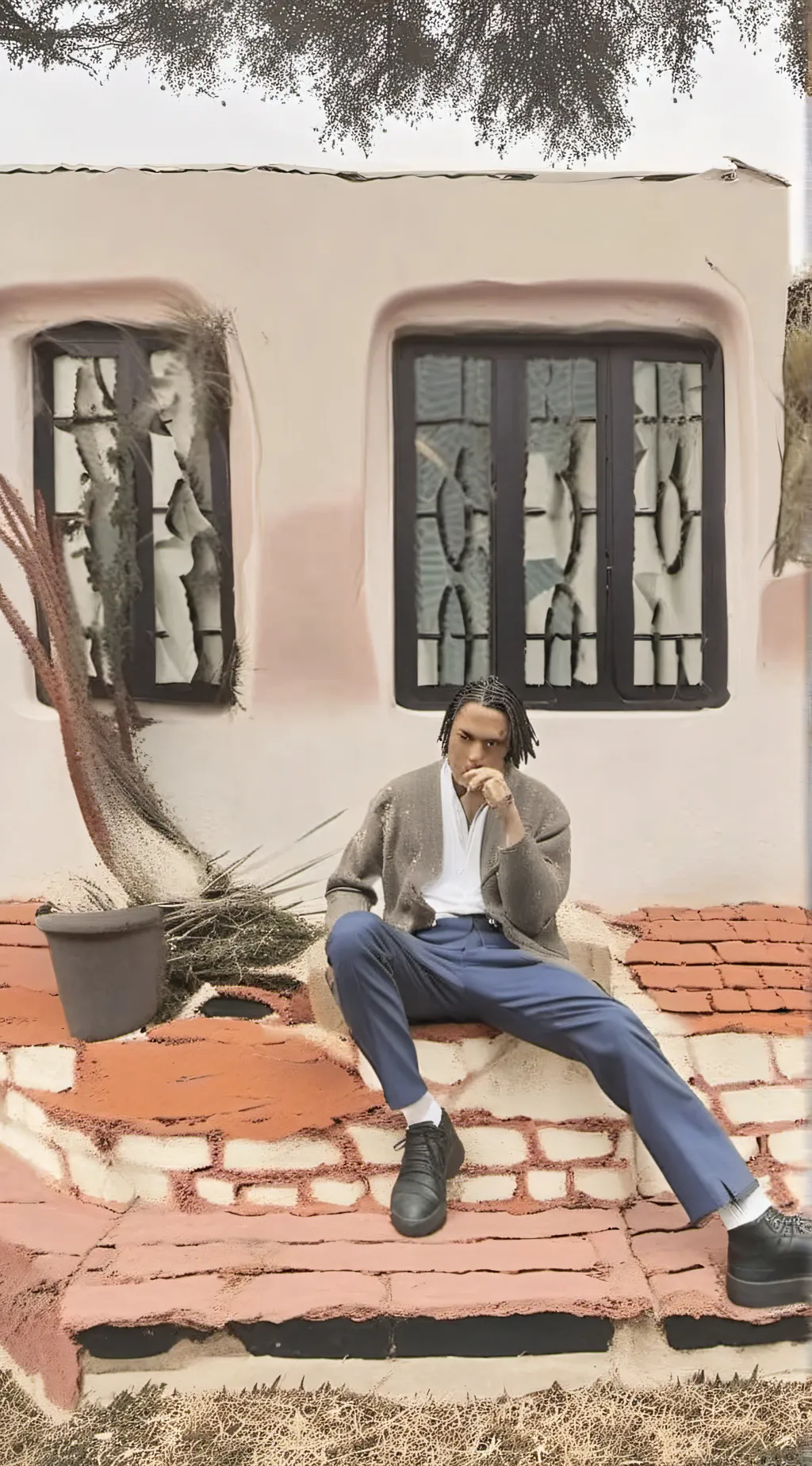 ai character: Queen  background