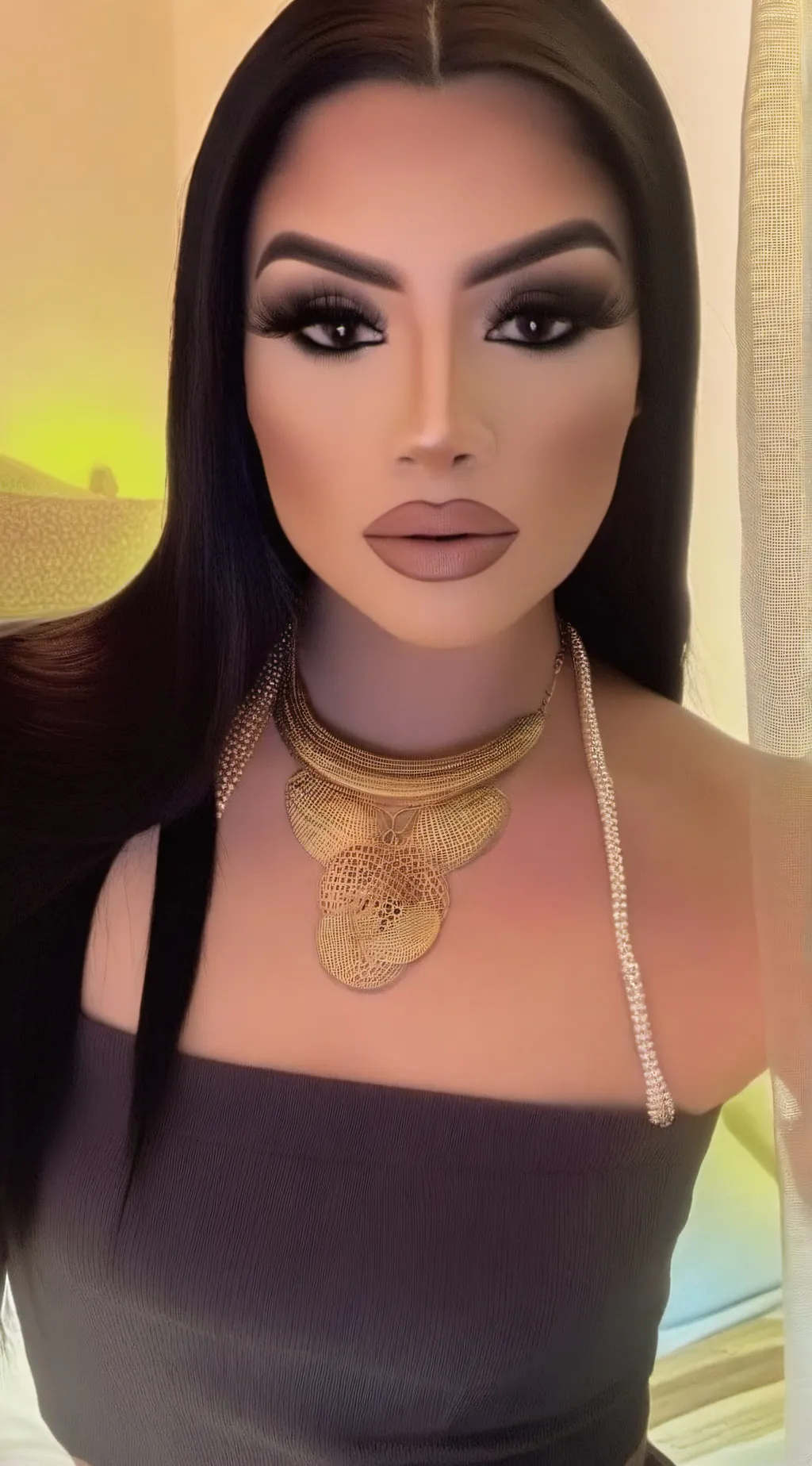 ai character: Mom: Mia perhandiz background