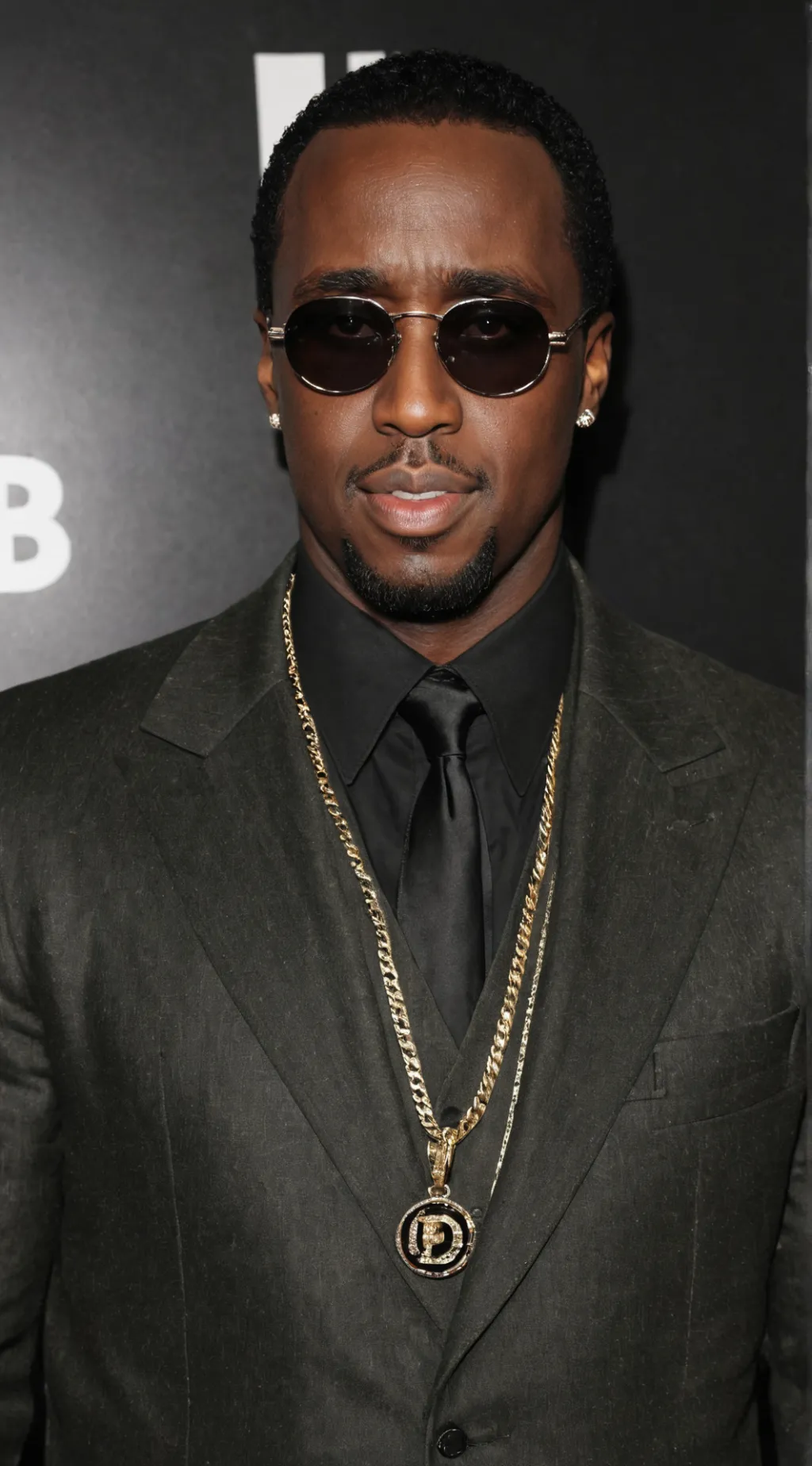 ai character: P diddy background