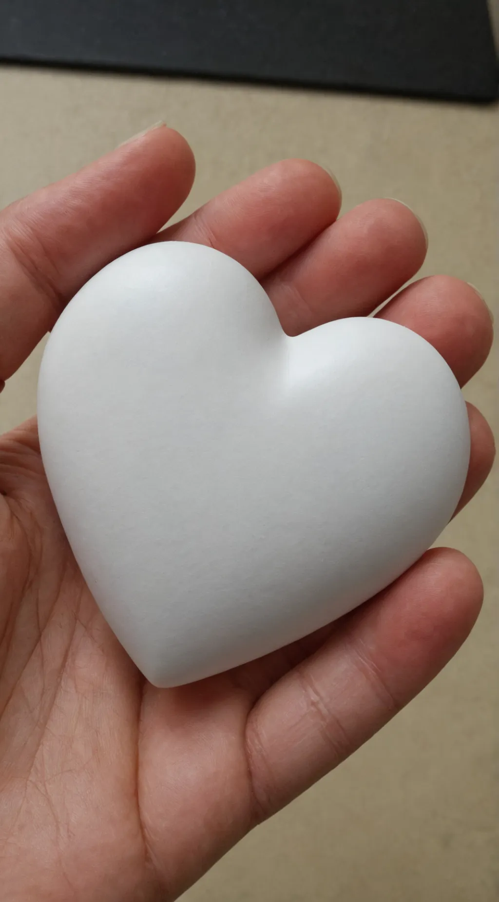 ai character: ||HH - 🤭|| background