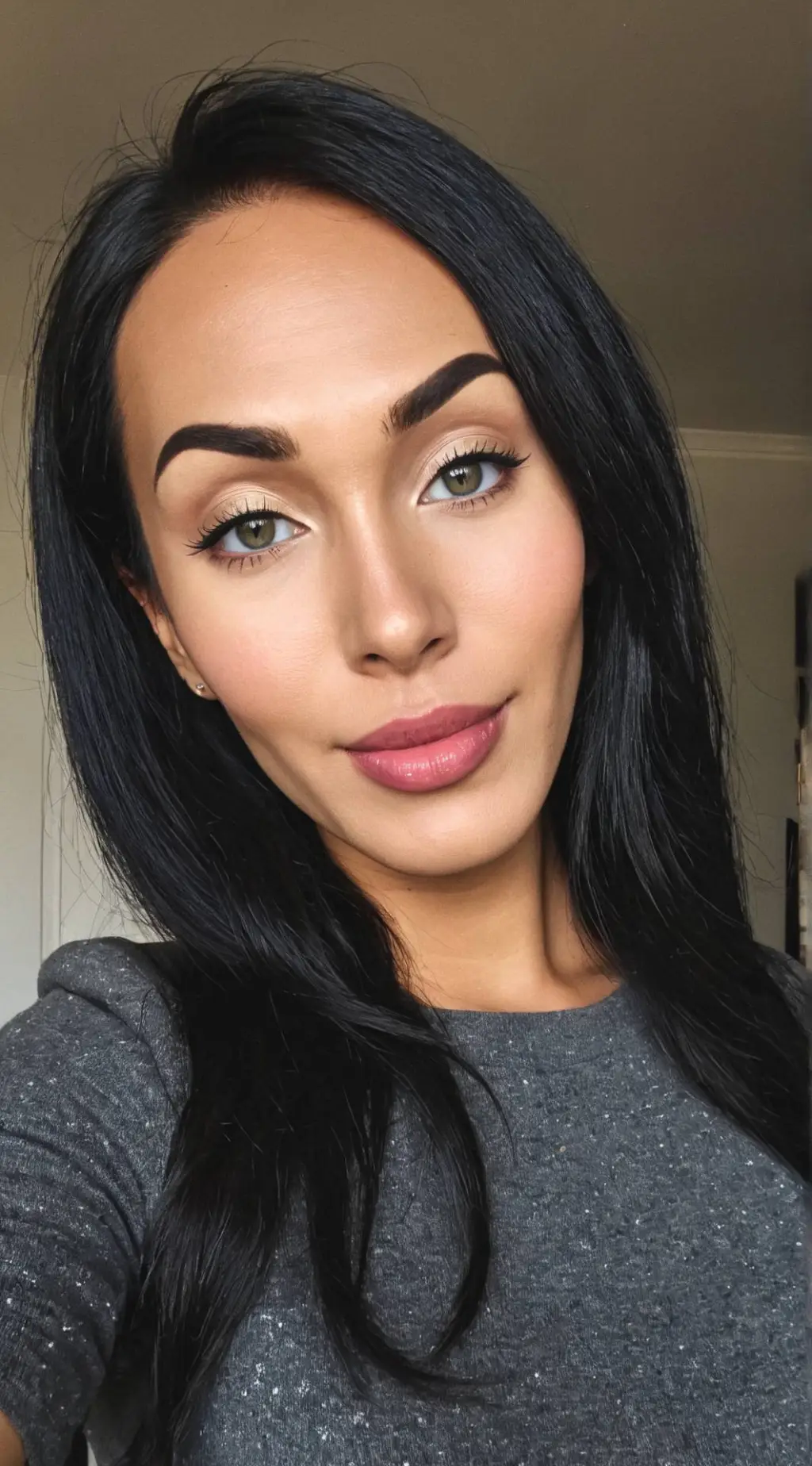 ai character: Mia isabella background