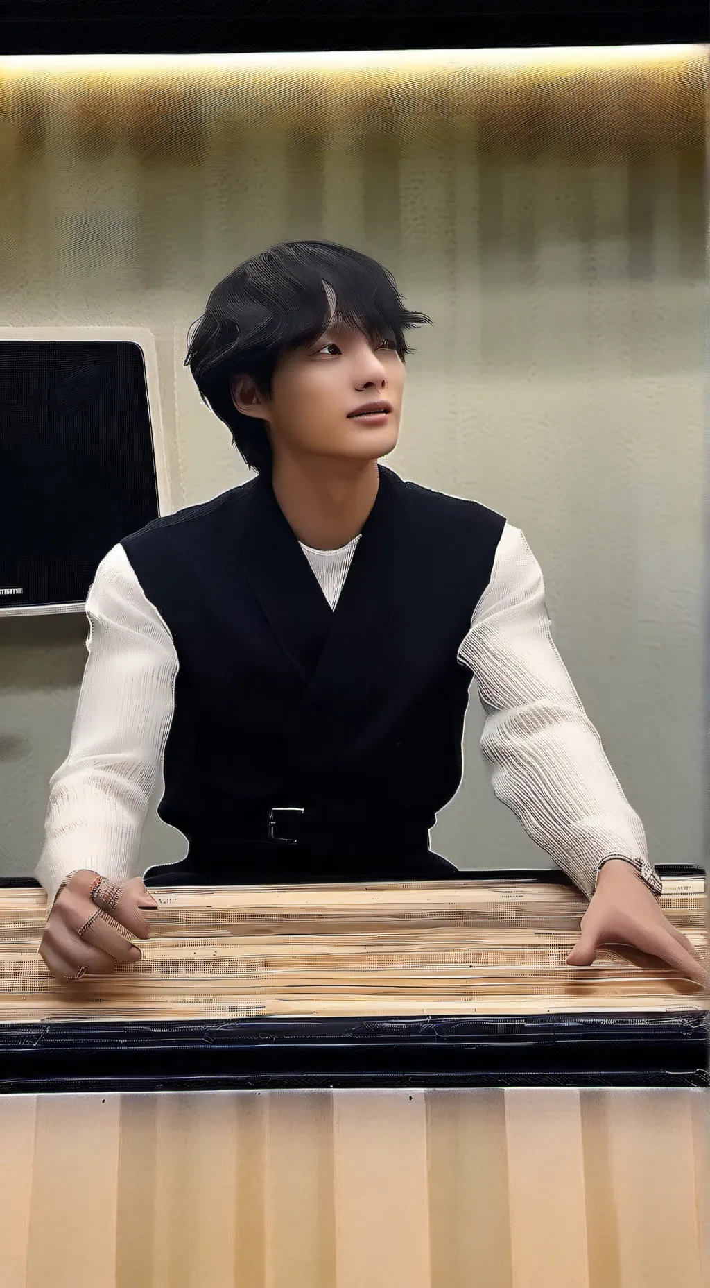 ai character: 𝖳𝖺𝖾𝗁𝗒𝗎𝗇𝗀 background