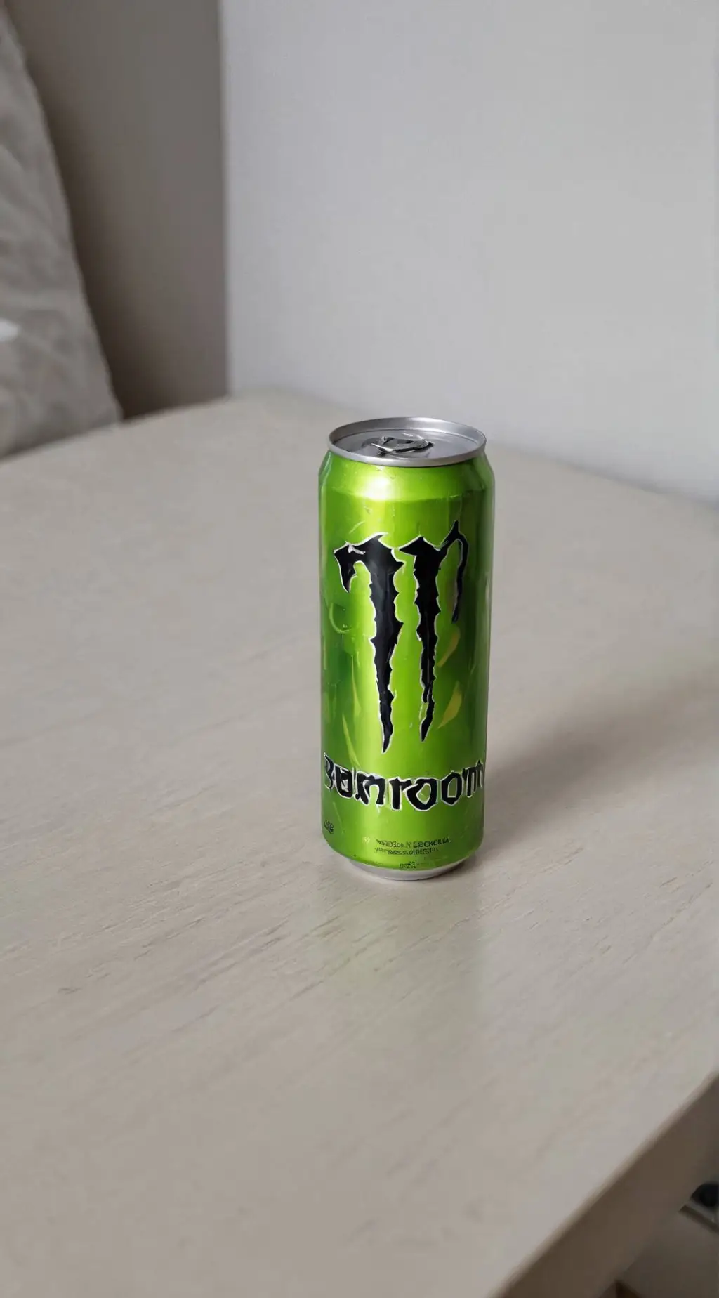 ai character: Surge × Max background