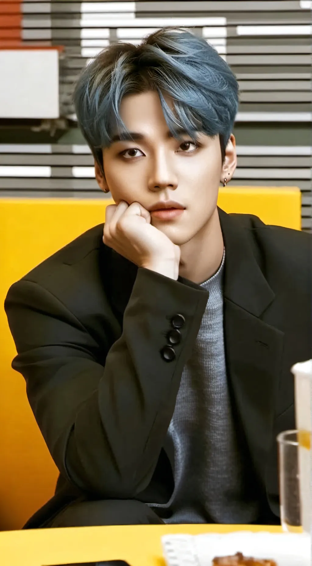 ai character: Zade  background