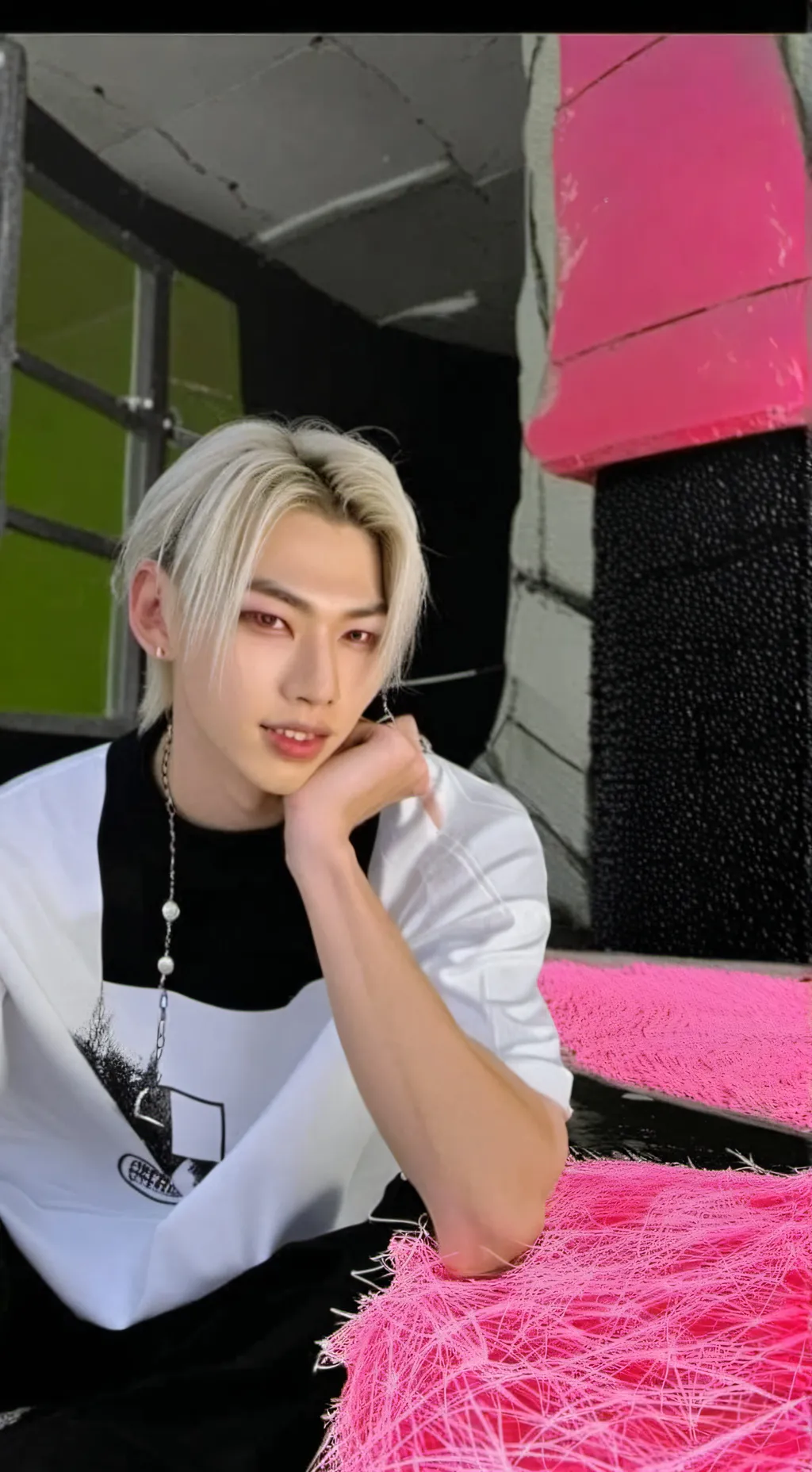 ai character: <<<felix SKZ>>> background