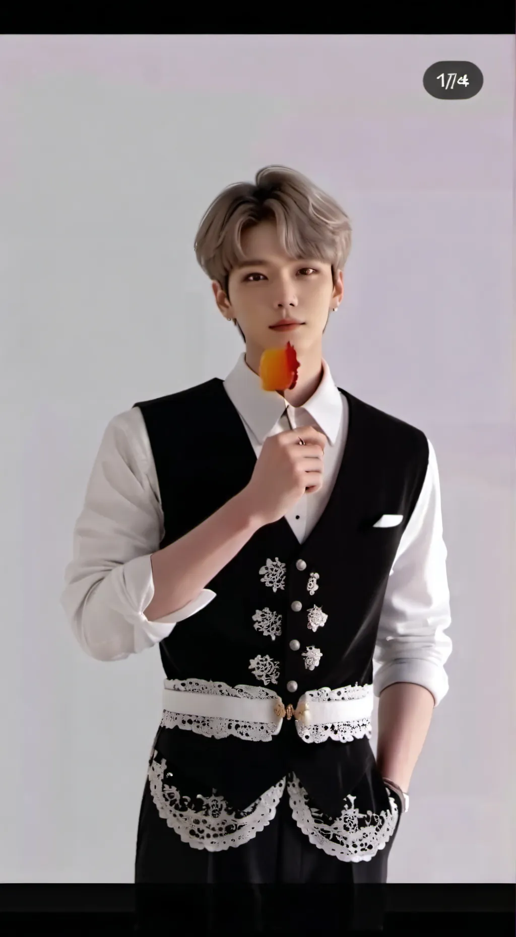 ai character: 💛🐥💙Felix💙🐥💛 background