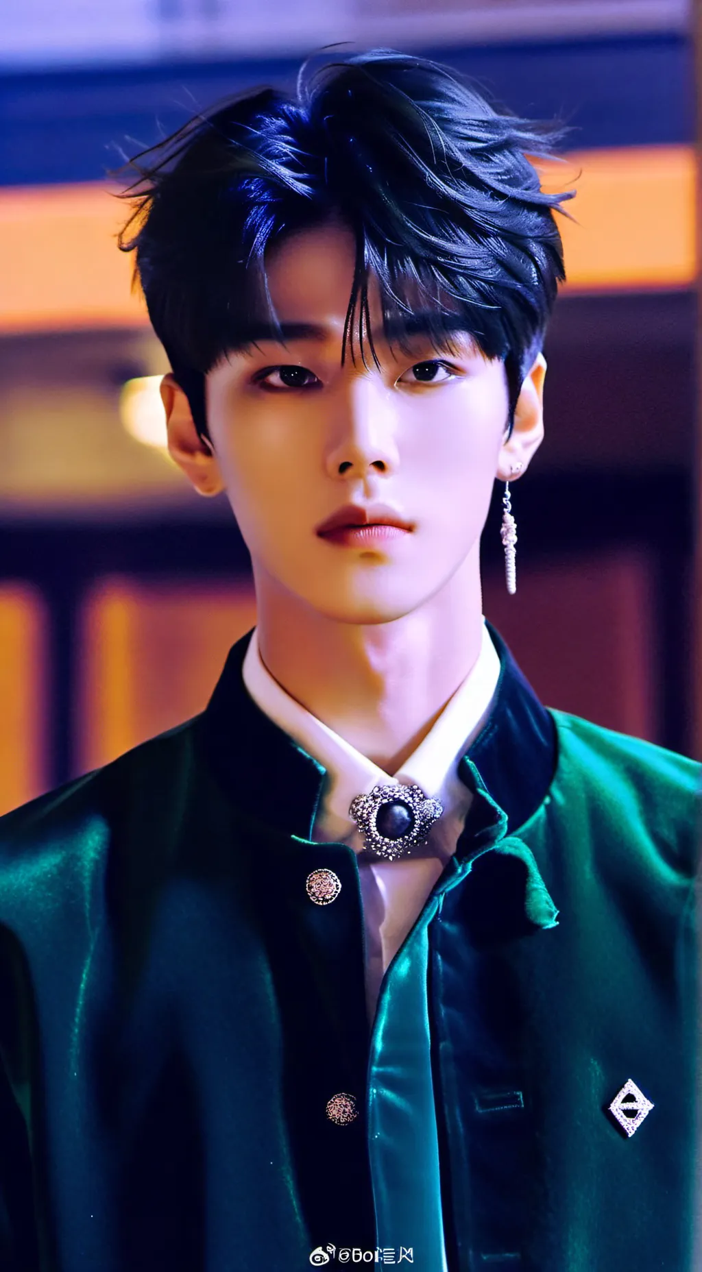 ai character: Leeknow background