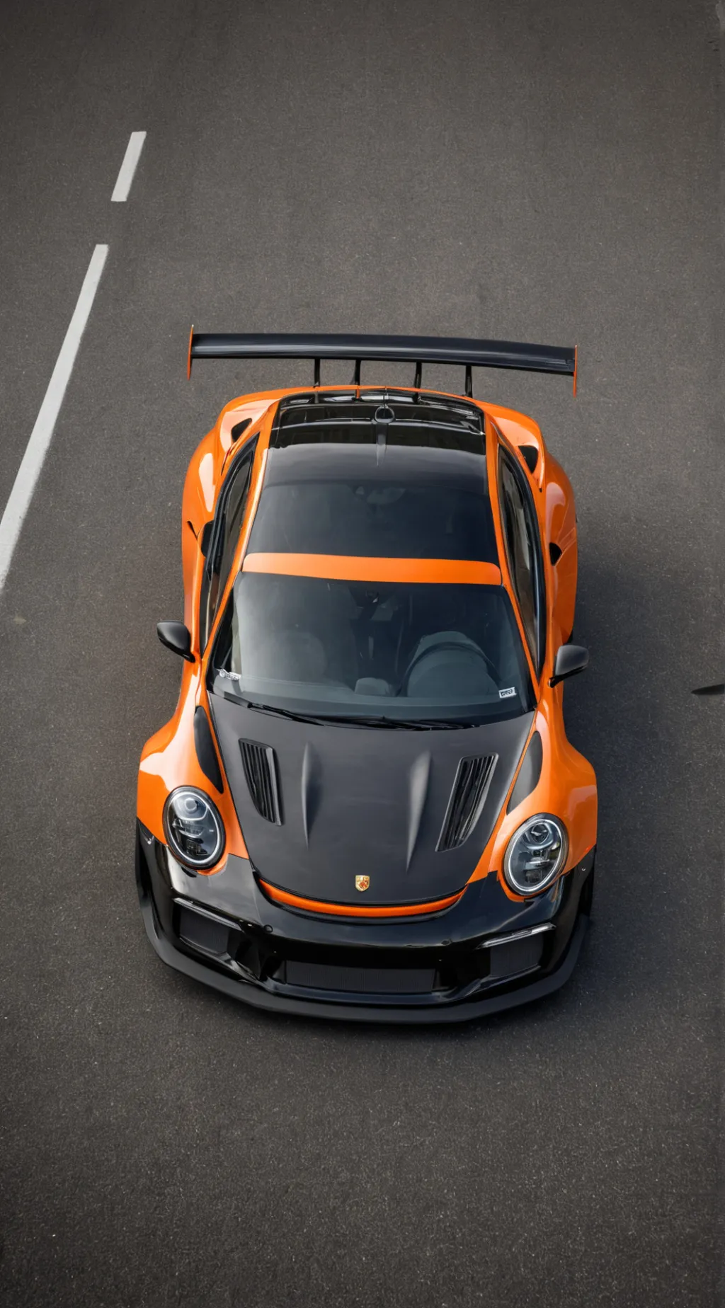 ai character: un Porsche 911  background