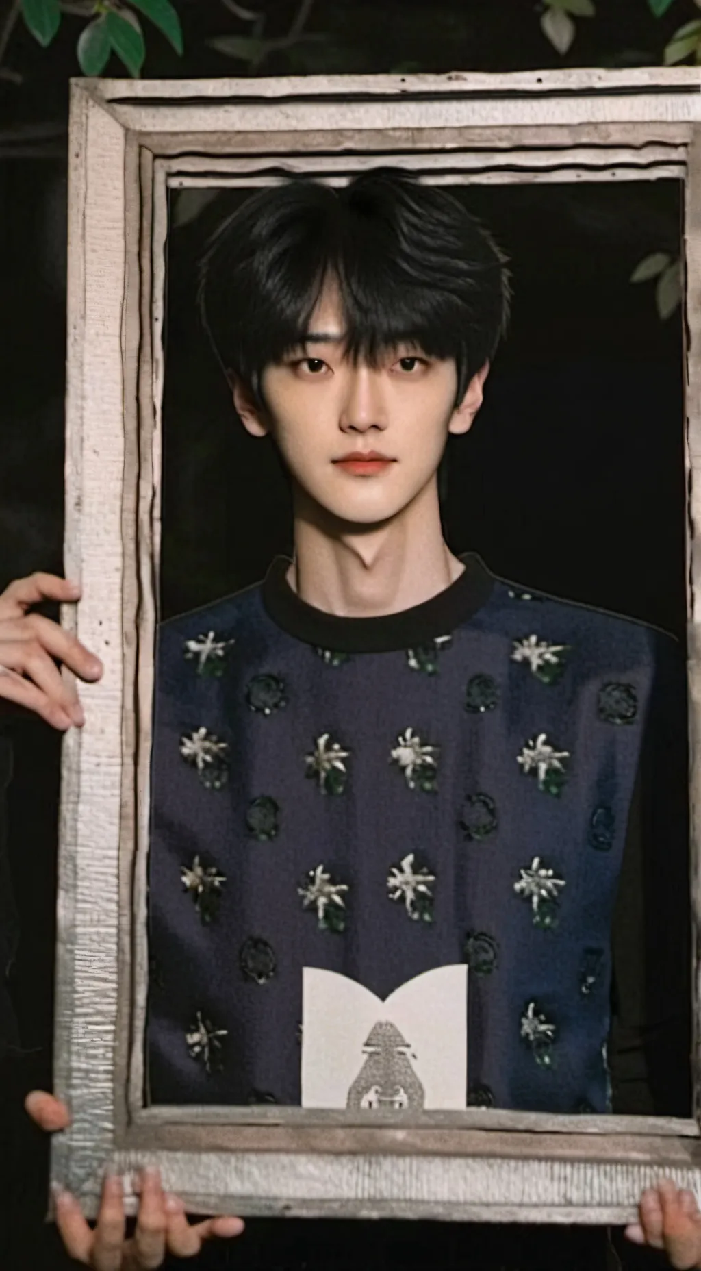 ai character: 左奇函 background