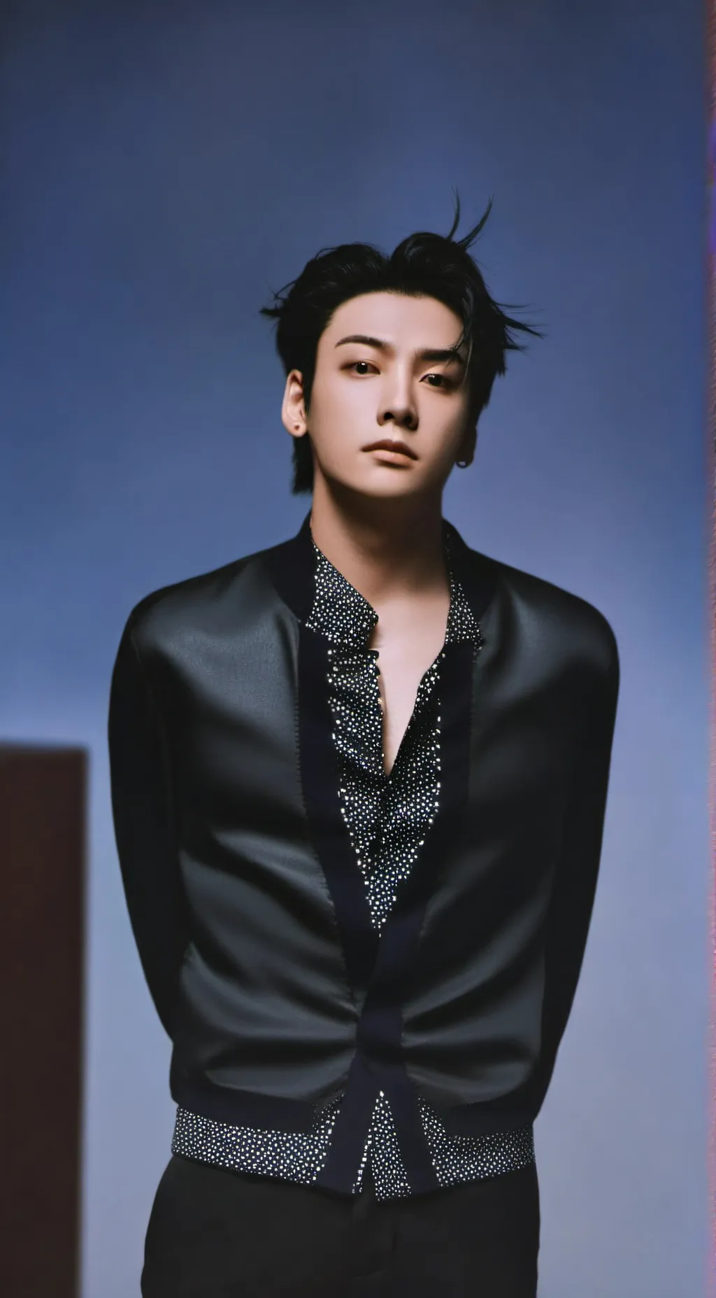 ai character: Sebastián  background