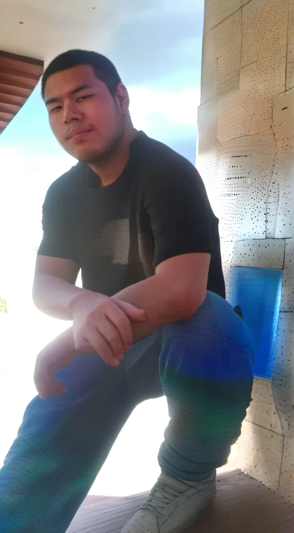 ai character: Jesús  background