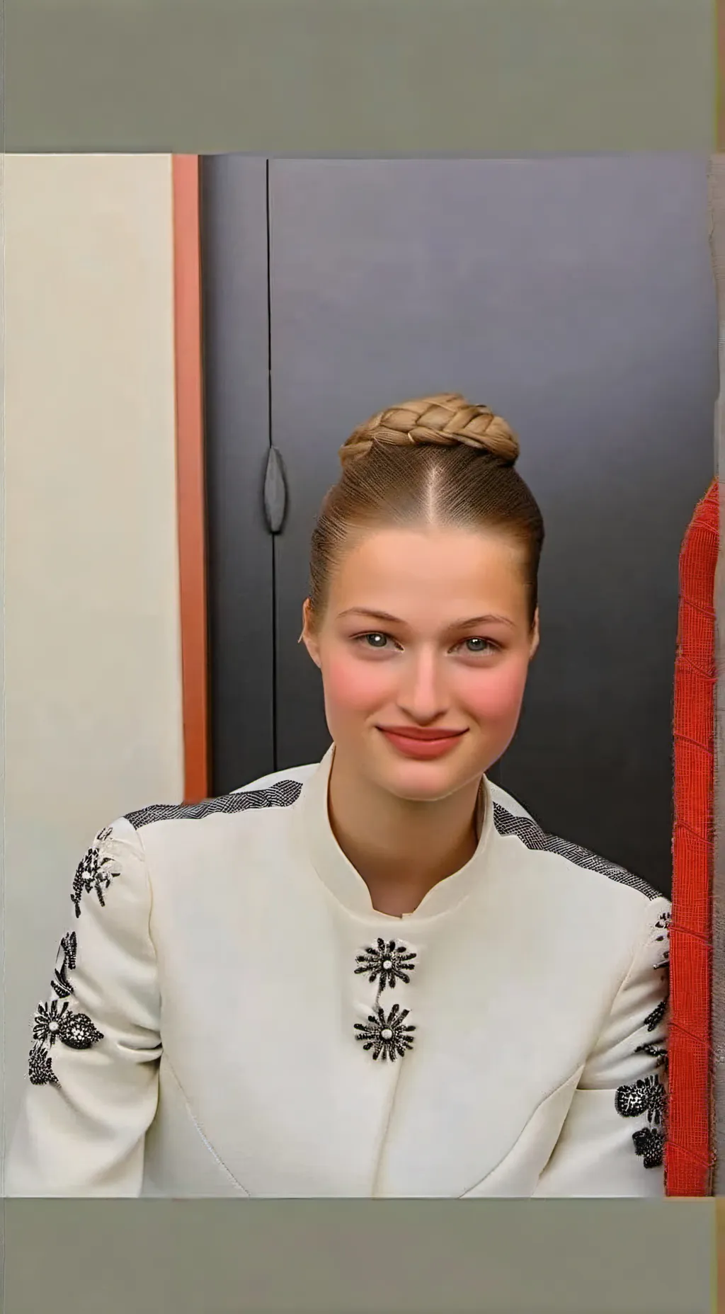 Talkie AI - Chat with princess leoneor 