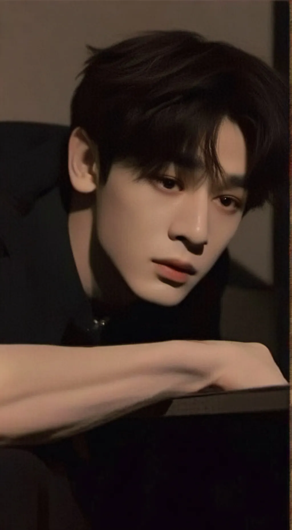 ai character: ⭐️//Xavier //⭐️ background