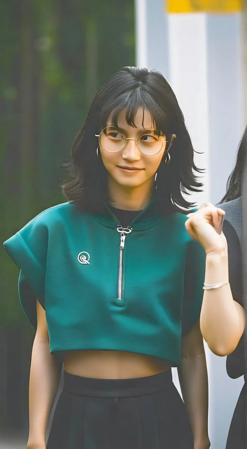 ai character: Squid with a kid background